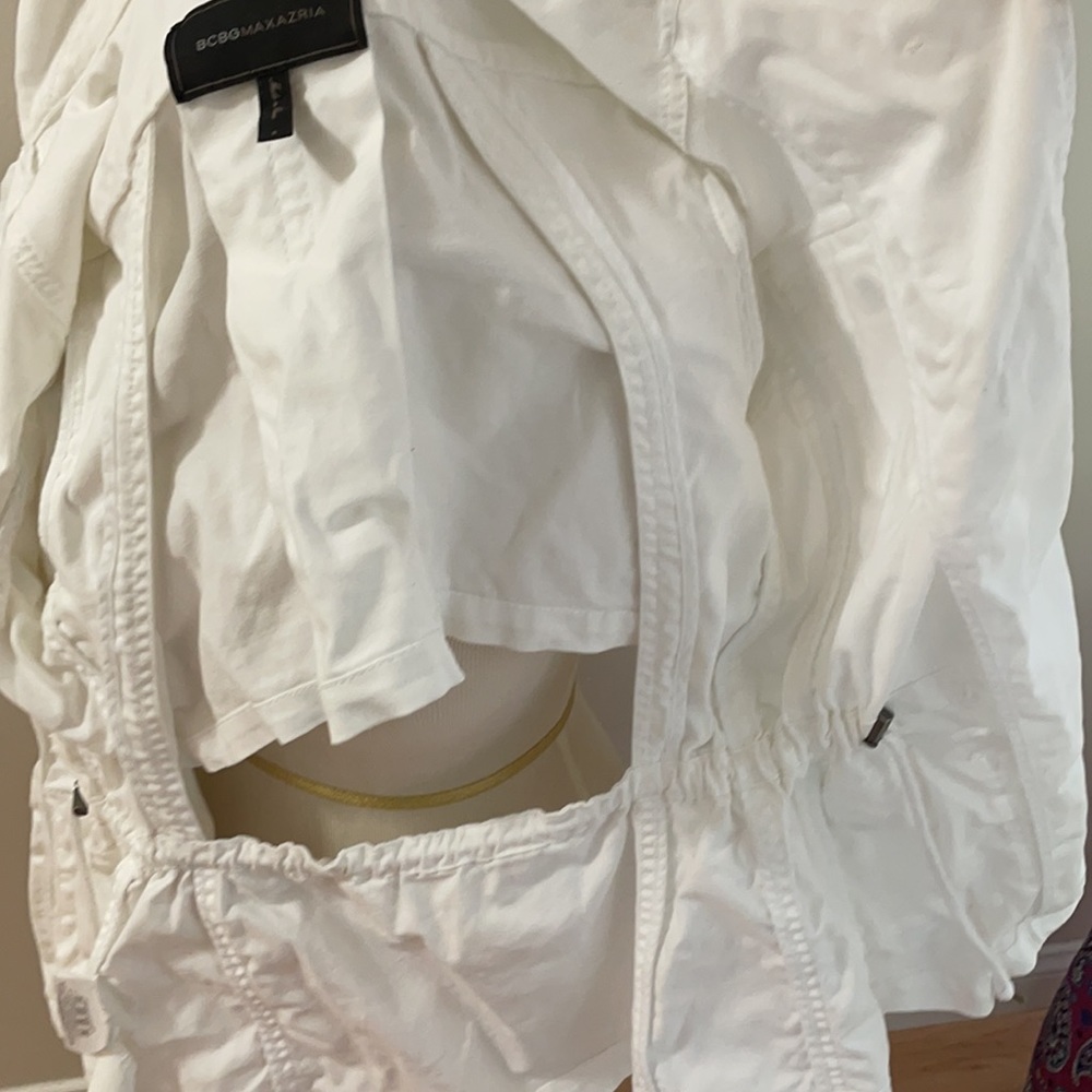 Gorgeous Must Have Bcbg Jacket !! - image 7